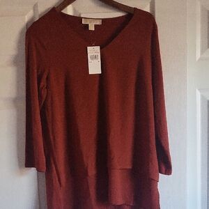 Brand New Michael Kors Burnt Orange 3/4 Sleeve V Neck Blouse. Size Medium